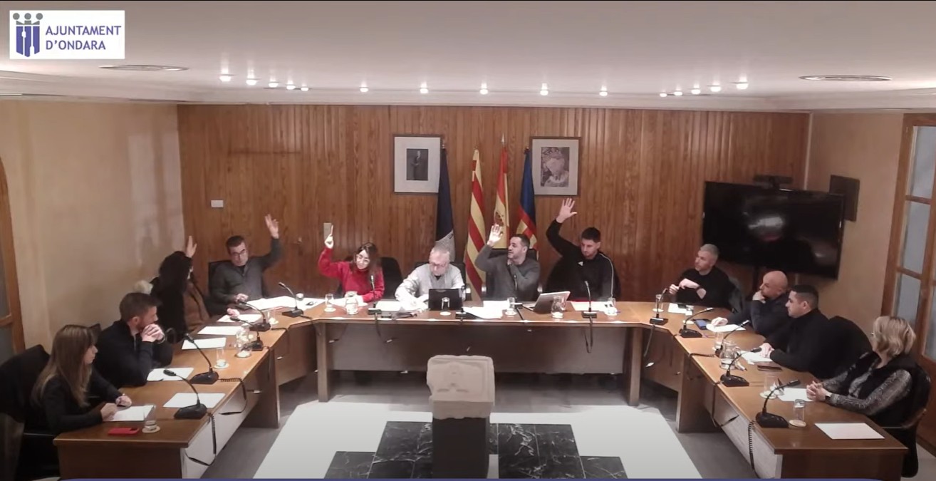 El pleno del Ayuntamiento de Ondara aprueba la moción del PP y Compromís para el pago de los trienios a los trabajadores de SINMA