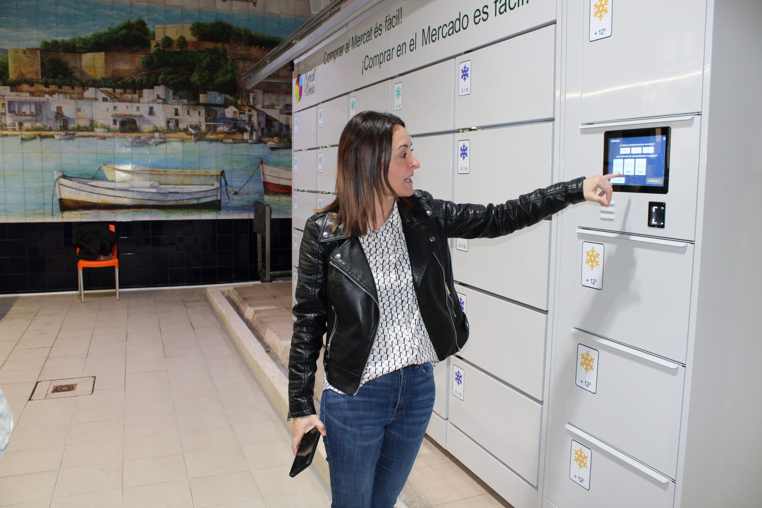 El Mercado Municipal de Dénia estrena taquillas refrigeradas para recoger compras con mayor comodidad
