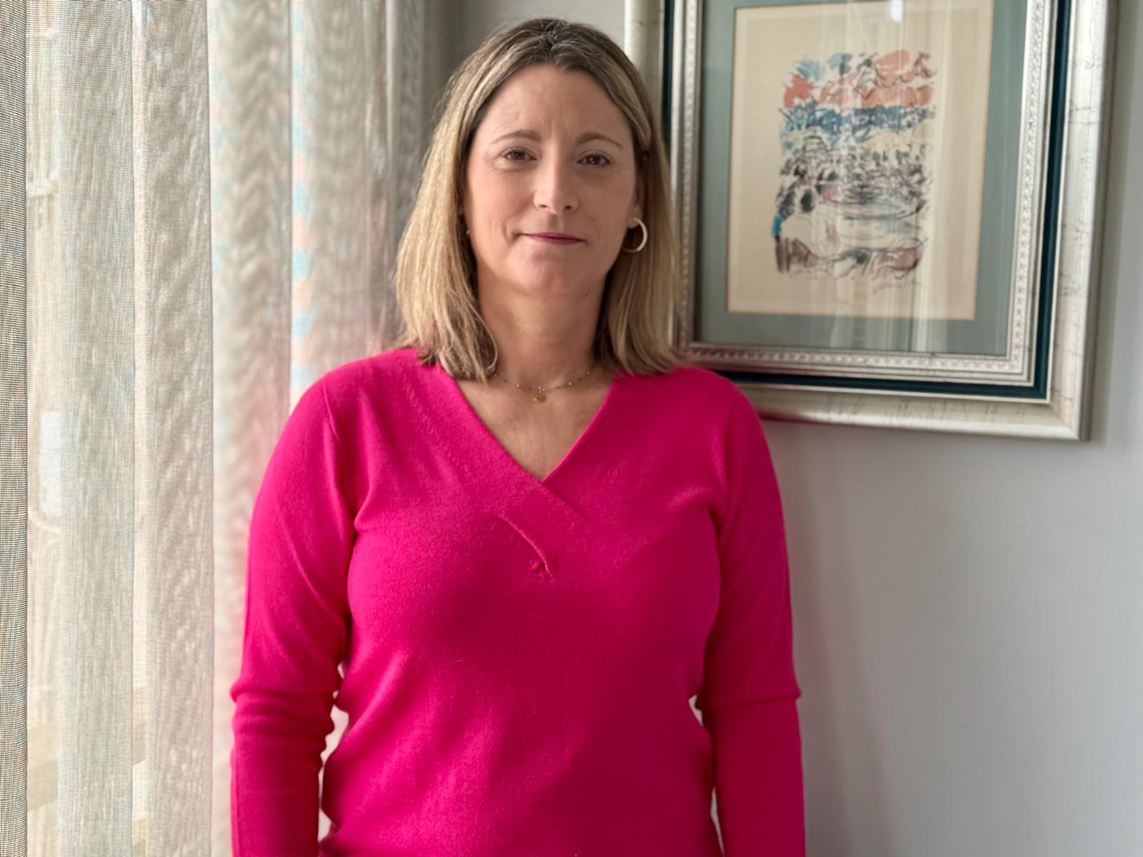 La escritora Ana Solana convierte la historia en aventura con su novela “El misterio del castillo rojo”