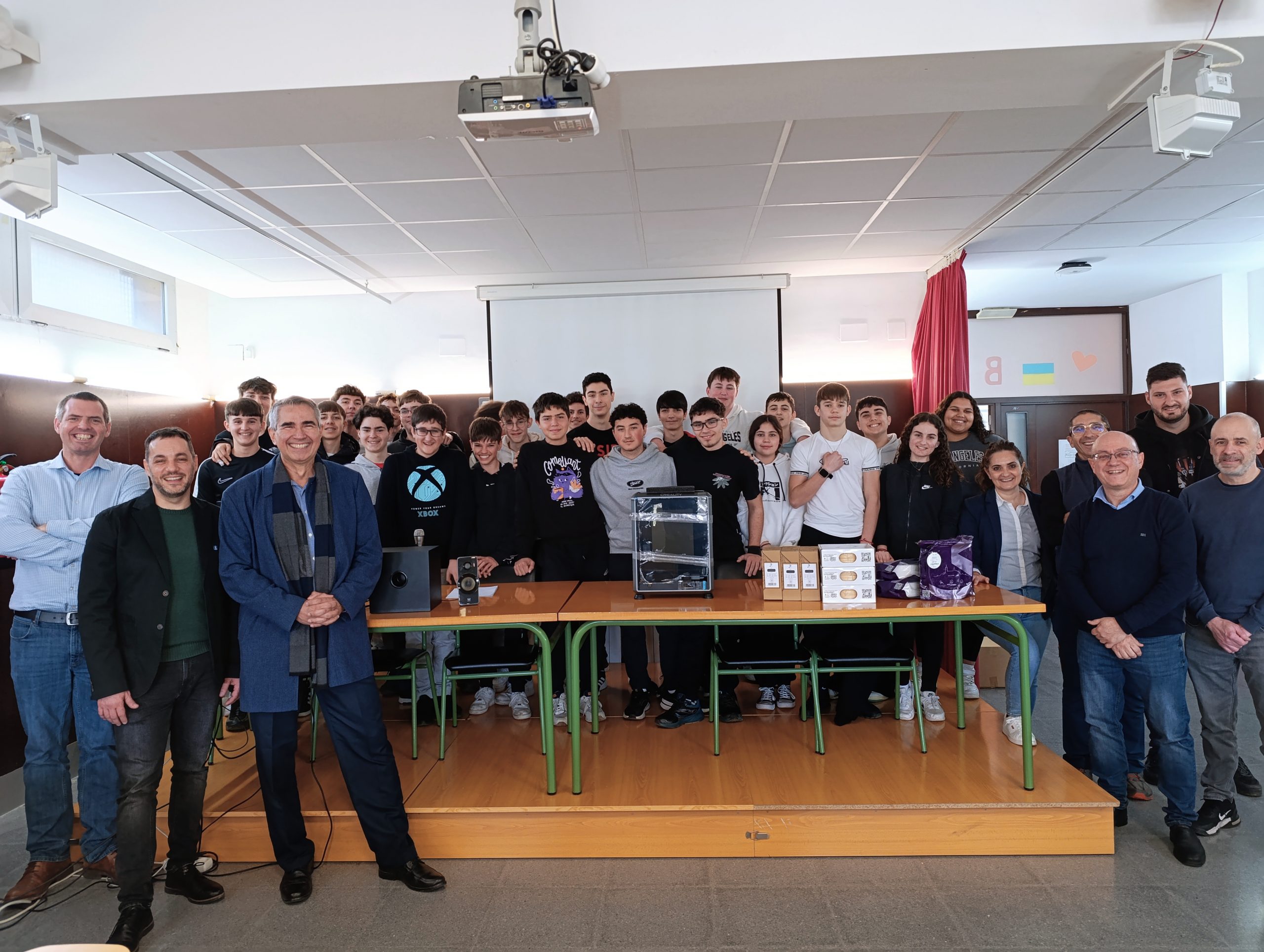 El IES Xebic de Ondara recibe el premio del Concurso de Robótica de la ONU