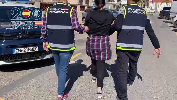 Detenidos en Dénia por estafar más de 10.000 euros a personas mayores con tarjetas bancarias