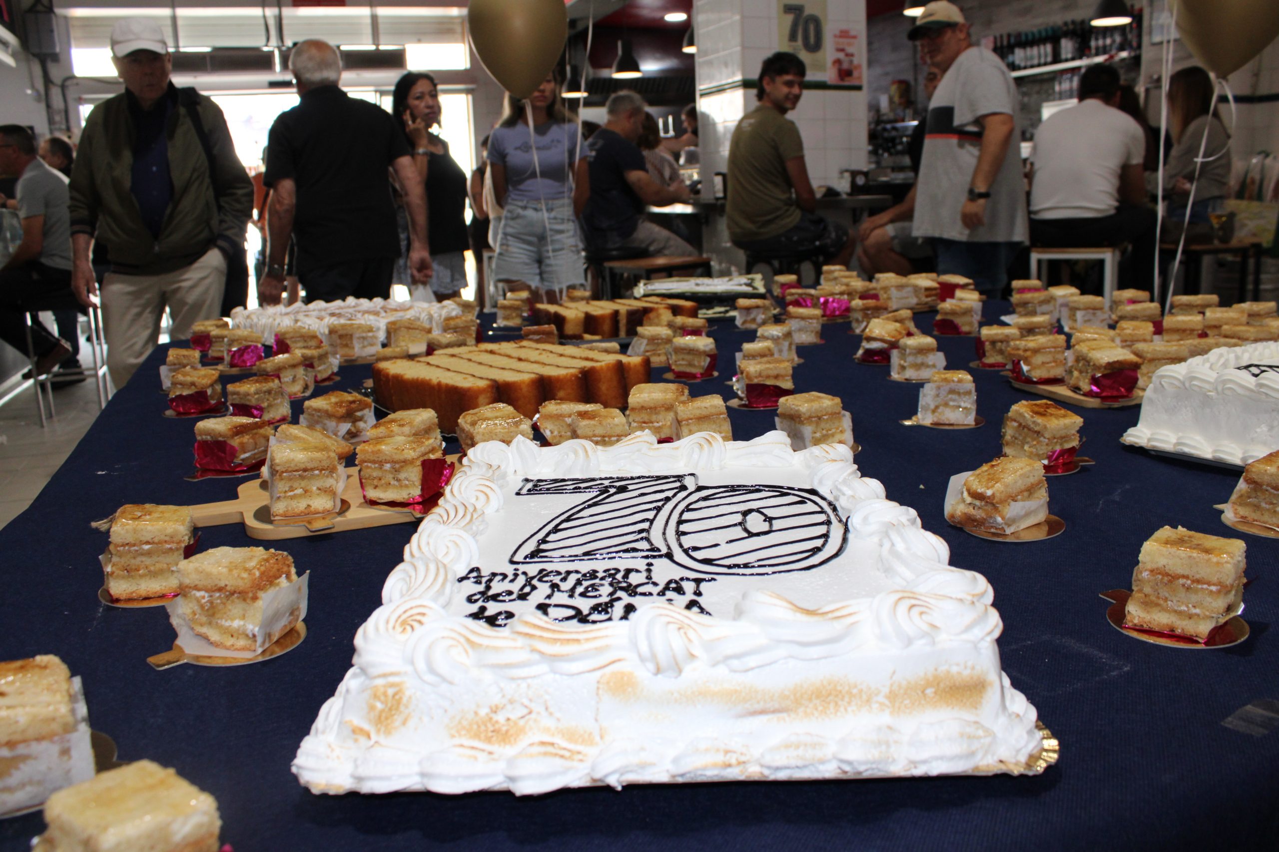 Dulces y emociones para cerrar el 70 aniversario del Mercado Municipal de Dénia