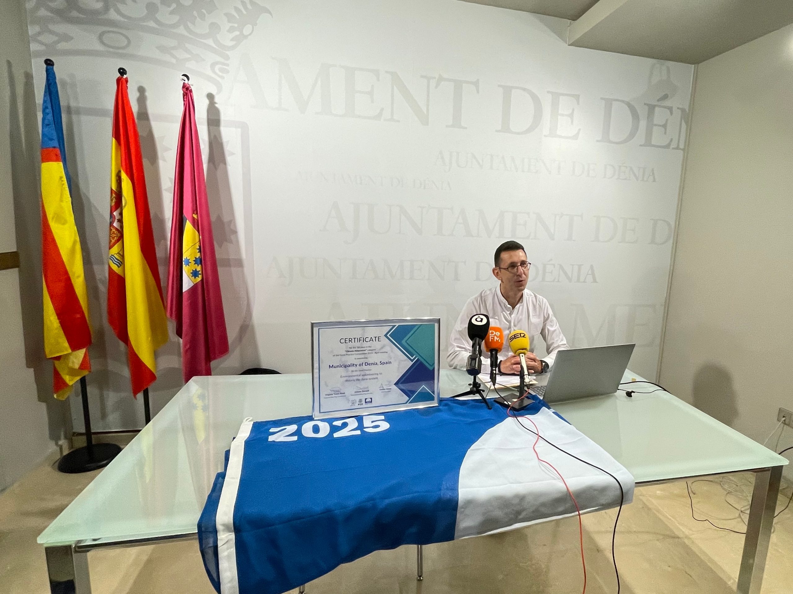 Dénia refuerza sus playas con más servicios, socorristas y mejoras de accesibilidad para la temporada estival