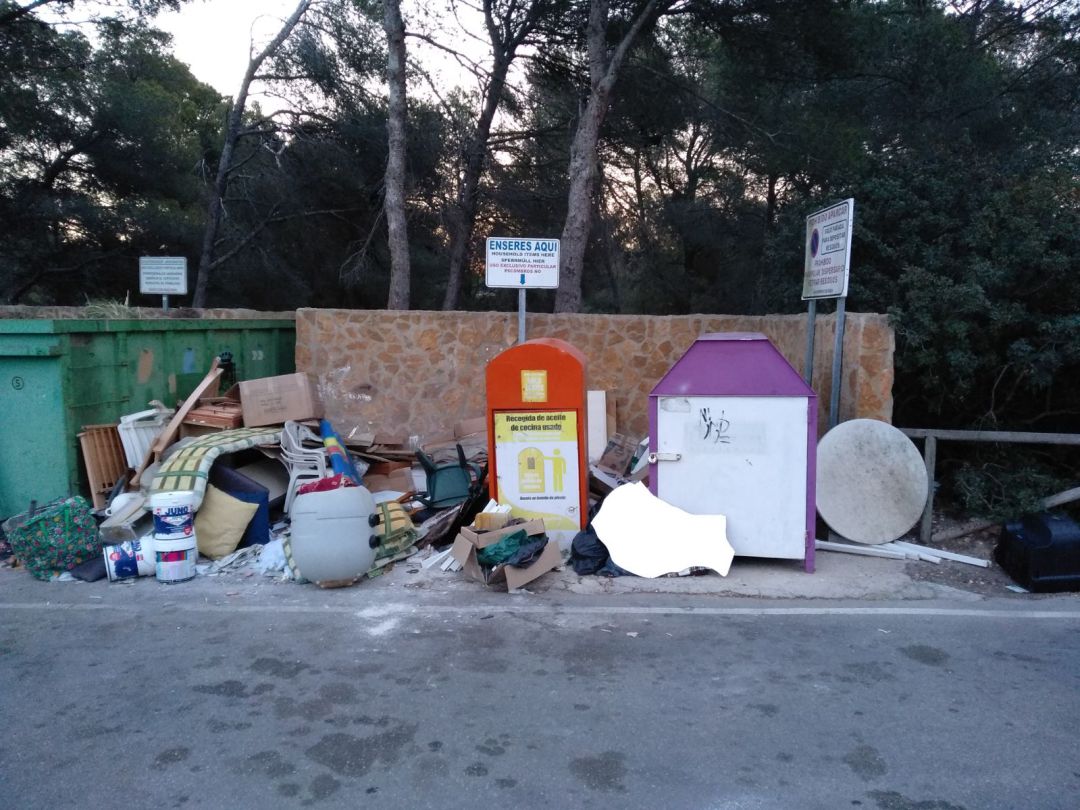 Xàbia refuerza los horarios para tirar la basura y avisa de multas por incumplir la normativa