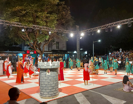 Xàbia celebra los 30 años de los Escacs Vivents con una edición inspirada en Shakespeare