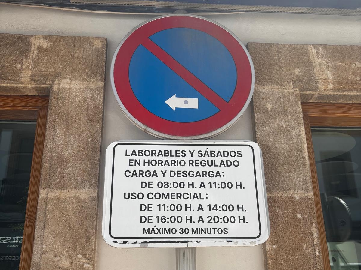 Xàbia prueba una nueva regulación horaria en zonas de carga y descarga del centro histórico