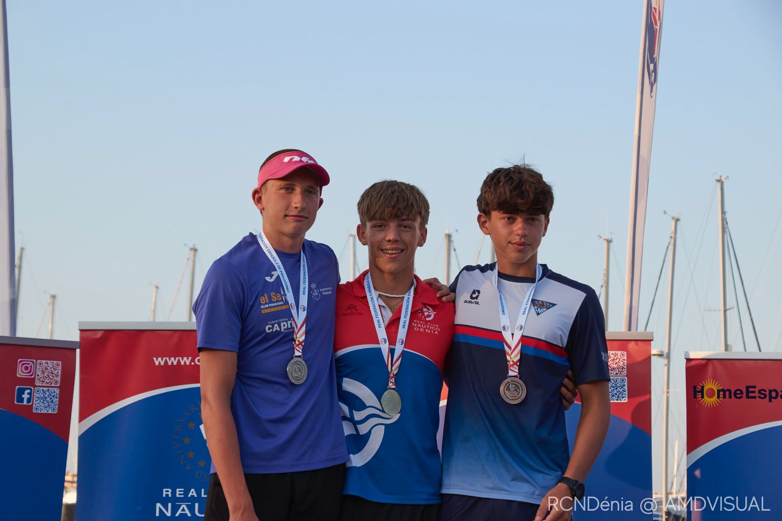 Éxito del RCN Dénia en el Campeonato de España de Kayak de Mar con varias medallas y clasificaciones destacadas