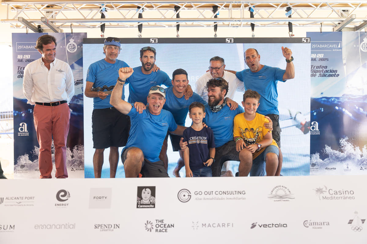 El Real Club Náutico Dénia brilla en el Tabarca Vela 2025 con dos equipos en el top 10