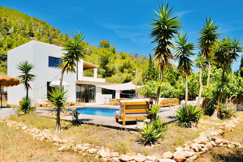 El precio de la vivienda se dispara en la Marina Alta: Dénia y El Verger superan el 40% de subida anual