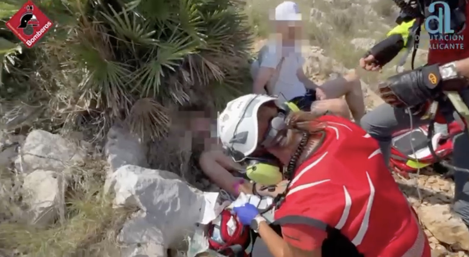 Rescatados dos jóvenes senderistas por deshidratación severa en el Montgó