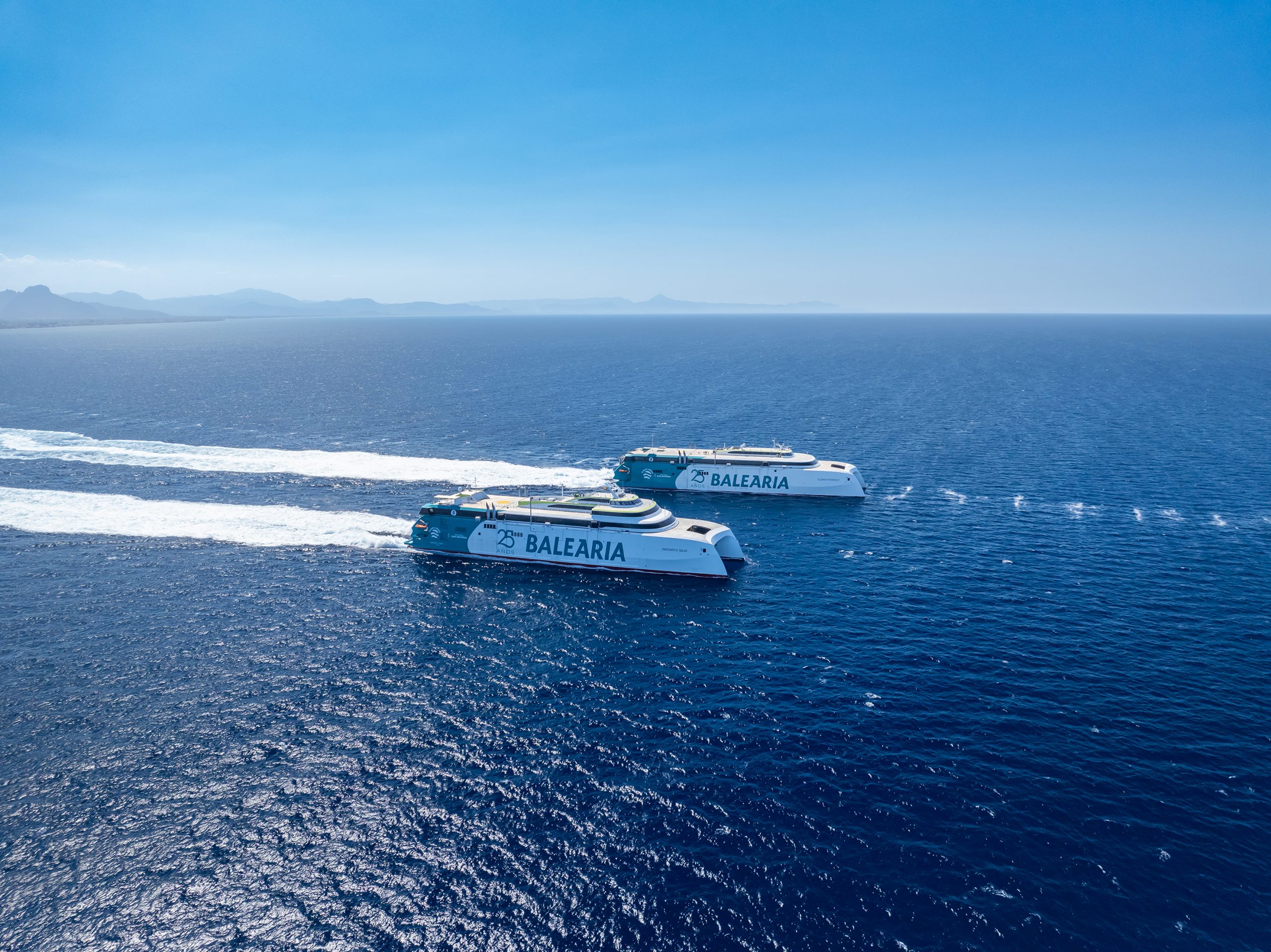 Baleària cierra acuerdos para la adquisición de la naviera Armas Trasmediterránea