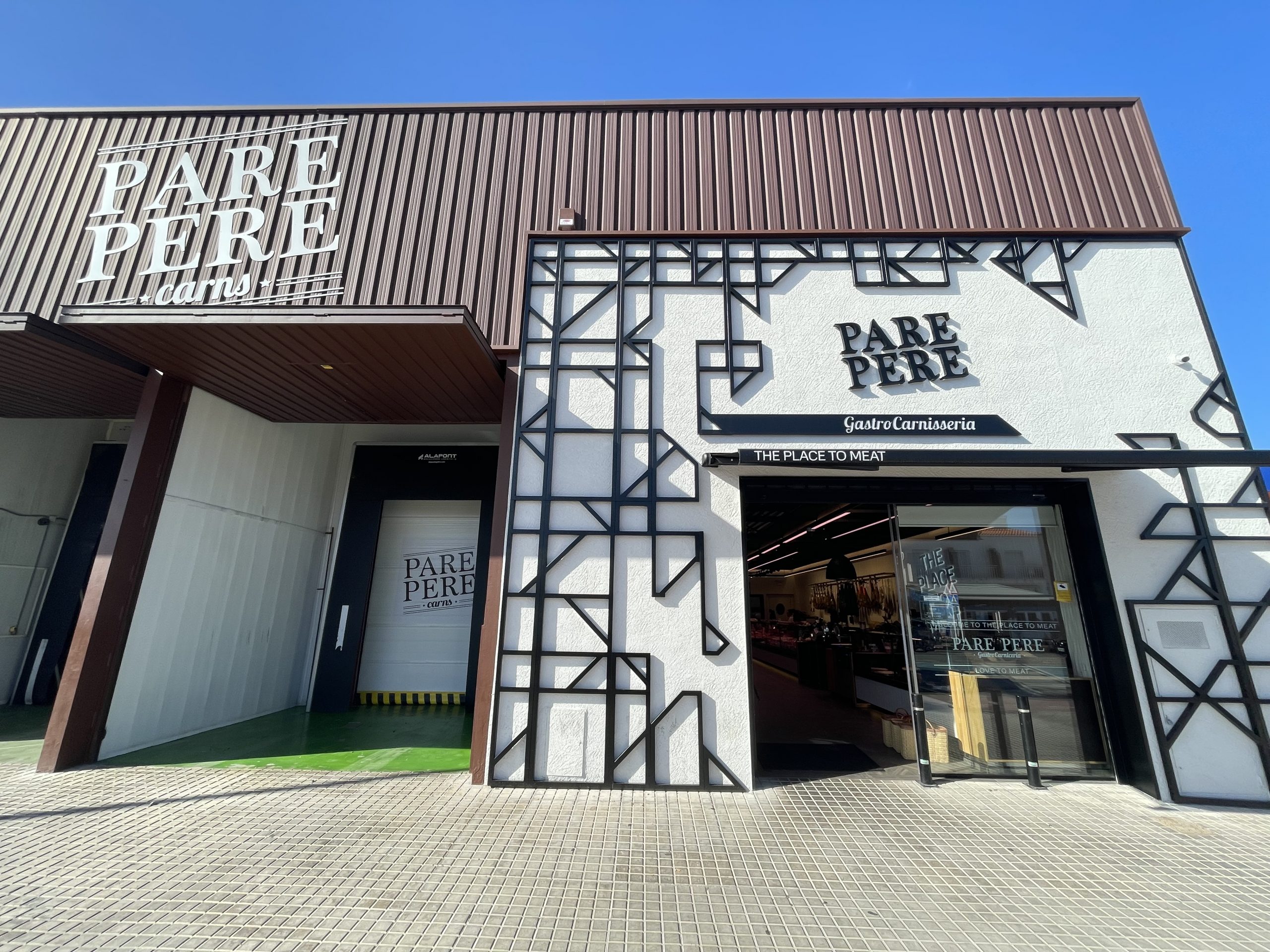Ondara presume de sabor con la carnicería Pare Pere, templo de la carne de autor