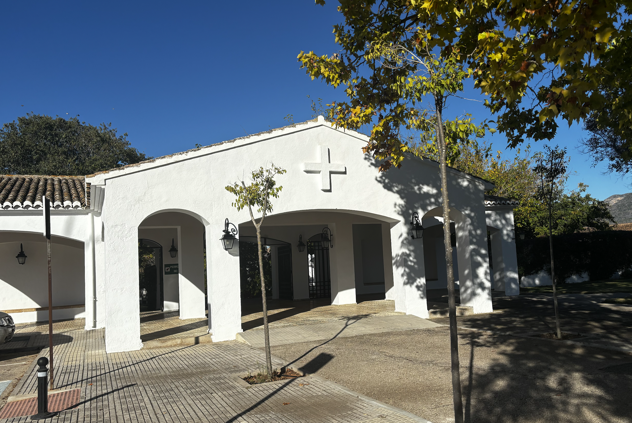 Xàbia refuerza la limpieza y ofrece autobuses gratuitos con motivo de Todos los Santos