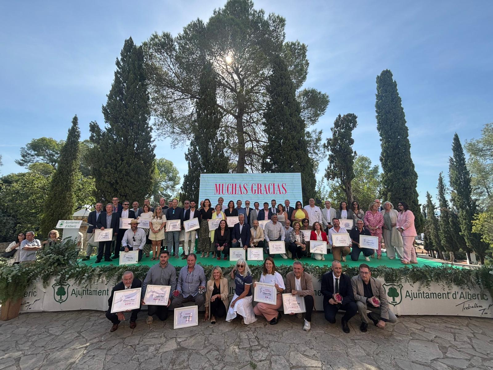 Calpe revalida su compromiso con la sostenibilidad con tres Flores de Honor en el programa Viles en Flor