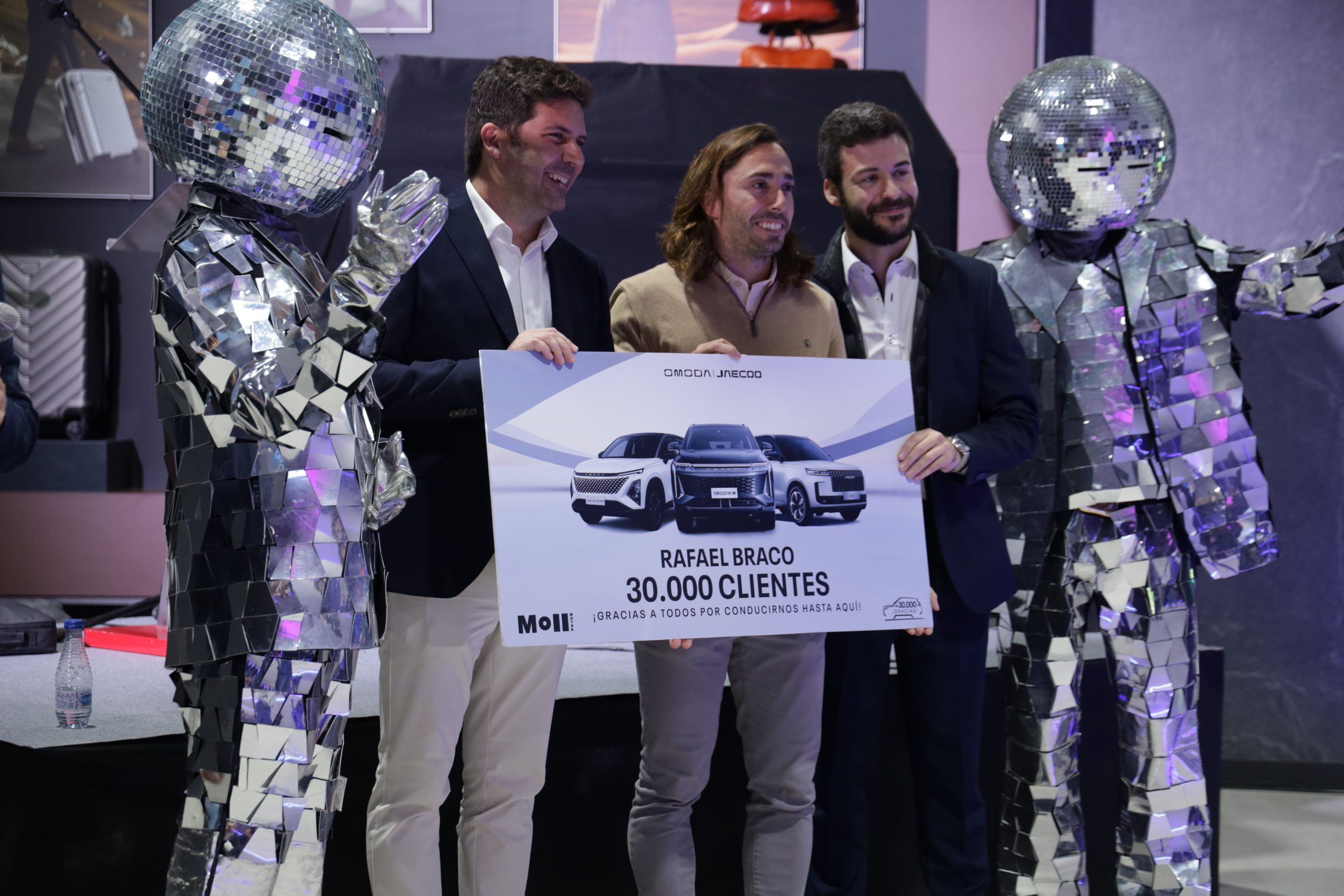 Moll Motor presenta los nuevos JAECOO 5, OMODA 5 SHS-H y OMODA 9 Black Mate en un Premiere Day con más de 200 asistentes