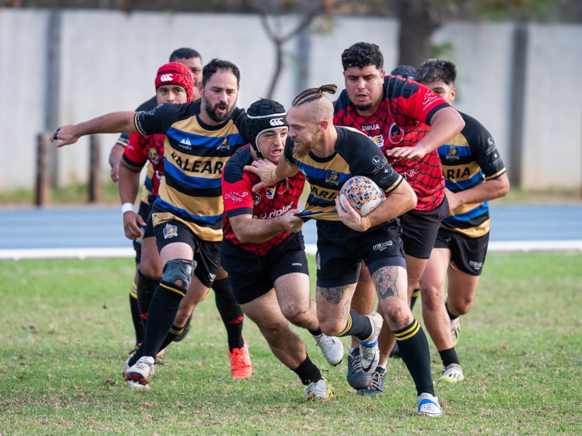 El Denia Barbarians firma una contundente victoria pese al viento y la inferioridad numérica (50-5)