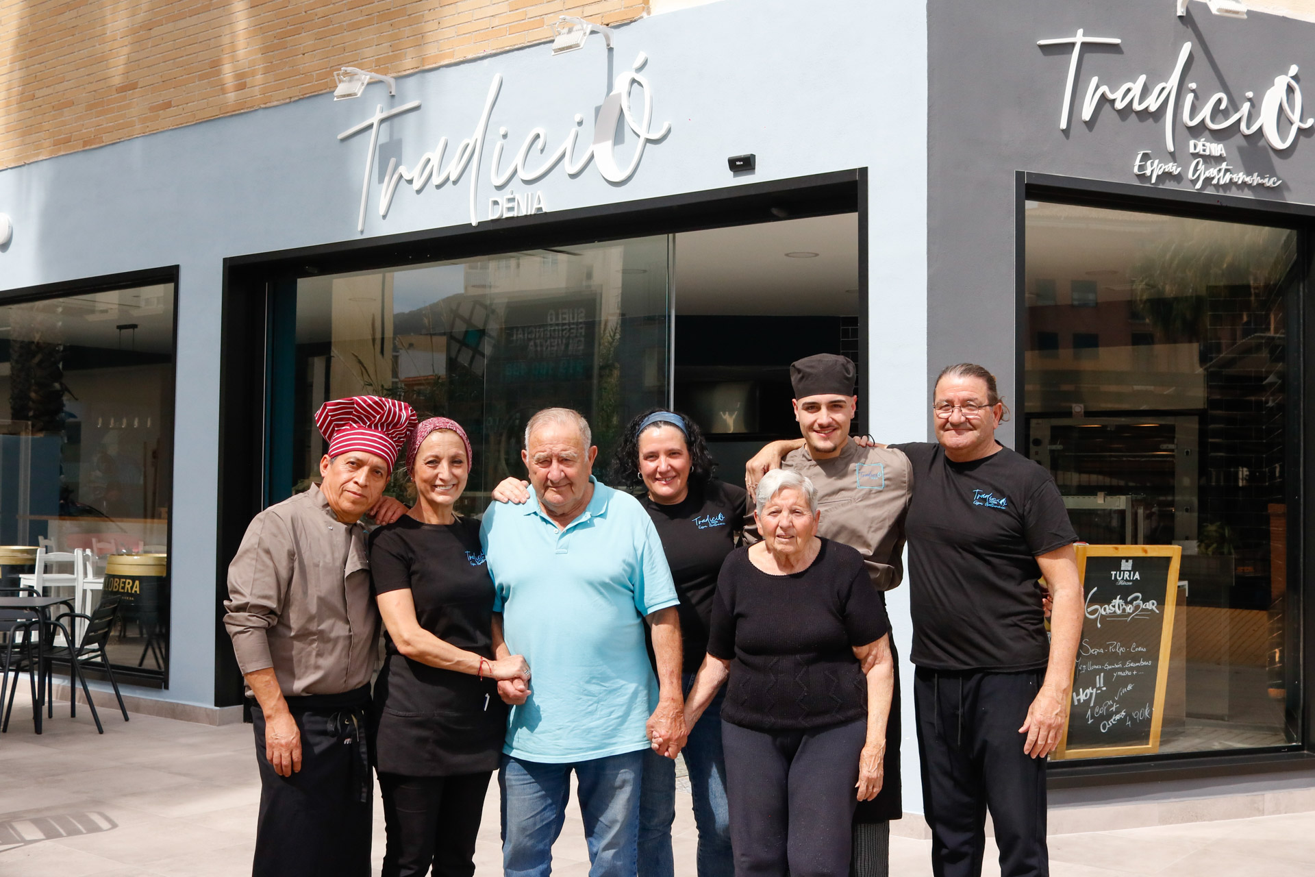 «Tradició Dénia», el nuevo espacio gastronómico que une desayunos, arroces y comida para llevar con más de 40 años de experiencia familiar