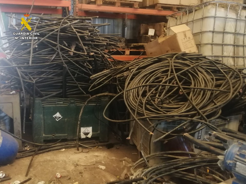 Detenidos e investigados en la Marina Alta por el robo de más de tres toneladas de cobre y daños en telecomunicaciones