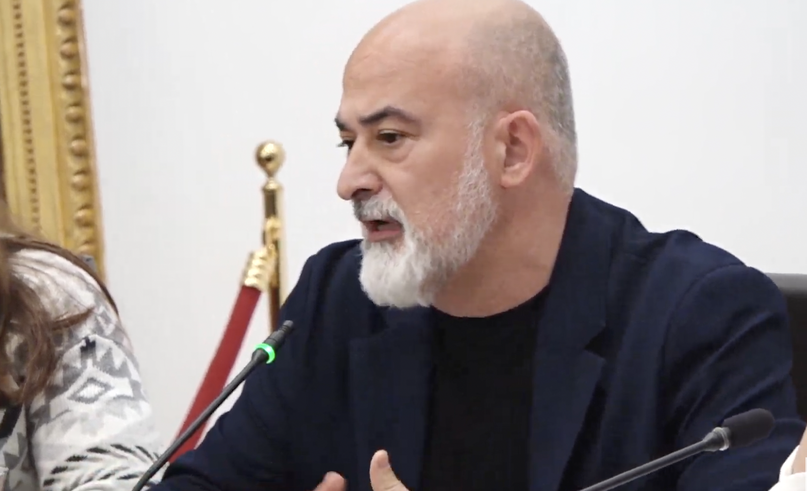 Javier Scotto (PSOE) acusa a Vox de “mentir” sobre el burka en Dénia y niega cualquier problema de seguridad