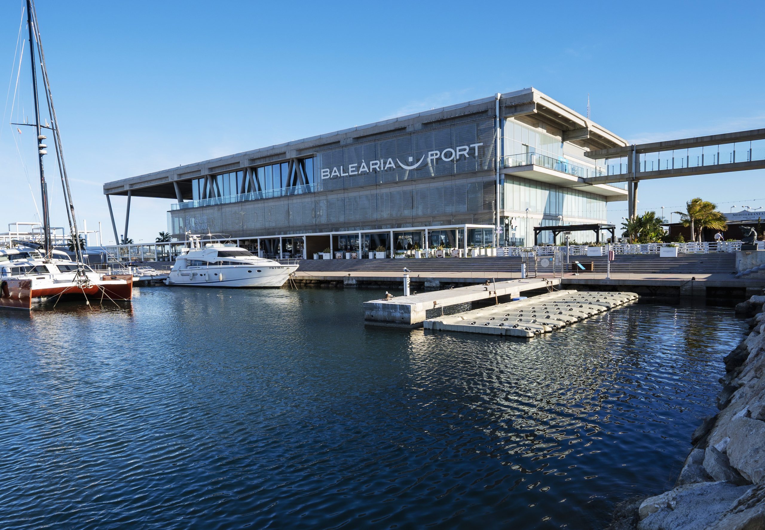 Dénia se convierte por un día en el centro del poder del PP valenciano