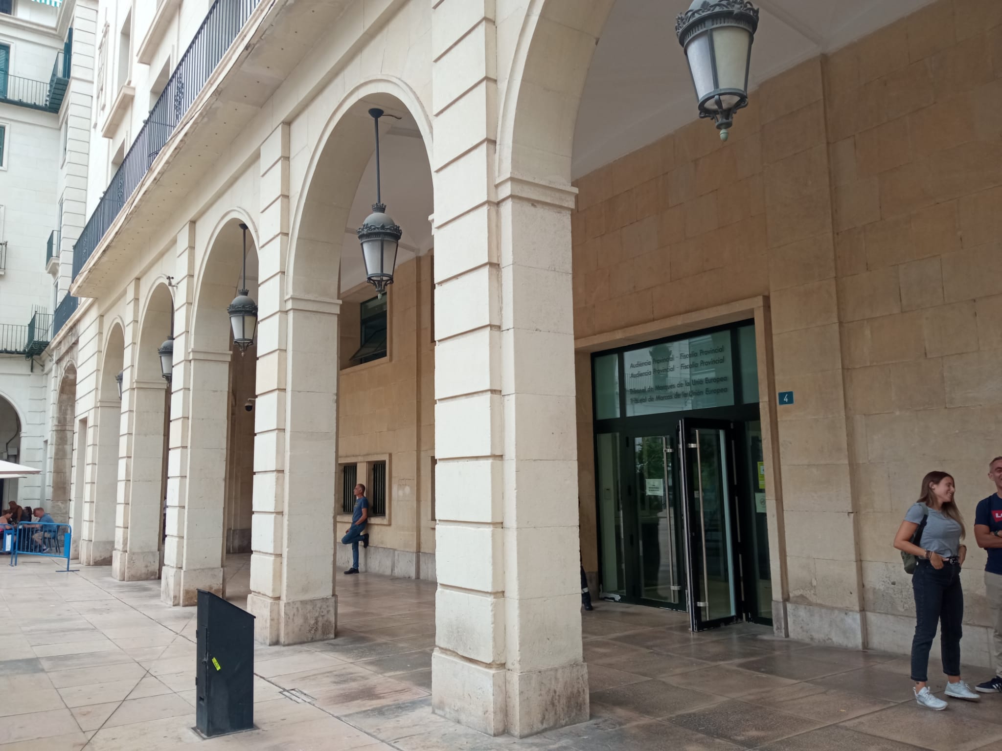 La Fiscalía pide cinco años de prisión por estafa a un hombre acusado de engañar a su padre en Calp