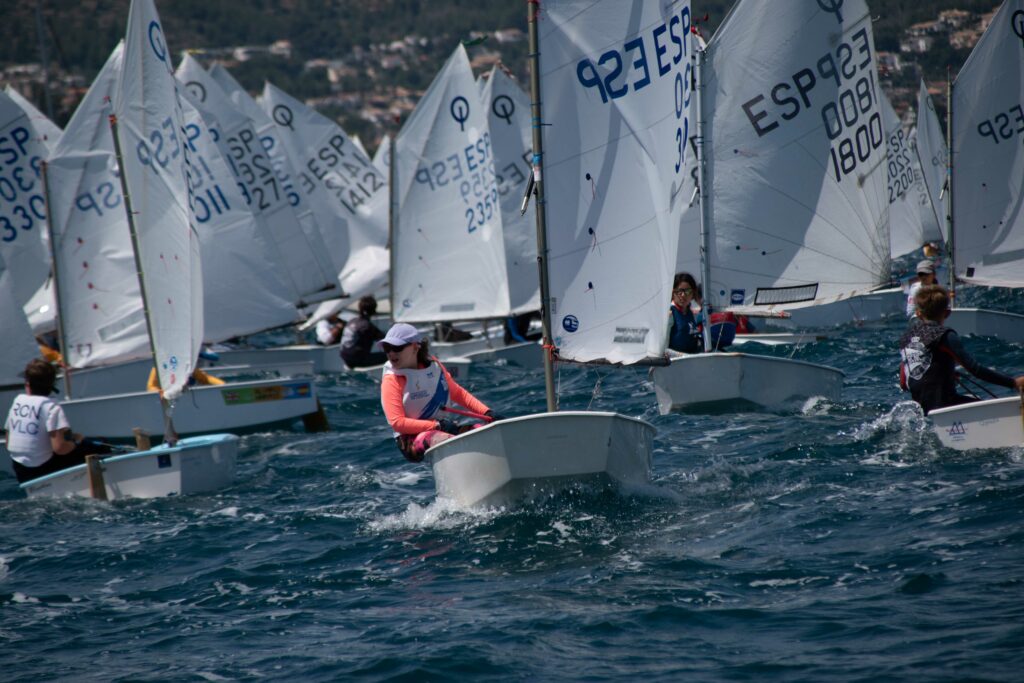 Dénia acoge este fin de semana la Copa Autonómica 2026 de Optimist B con la regata DENIAVELA