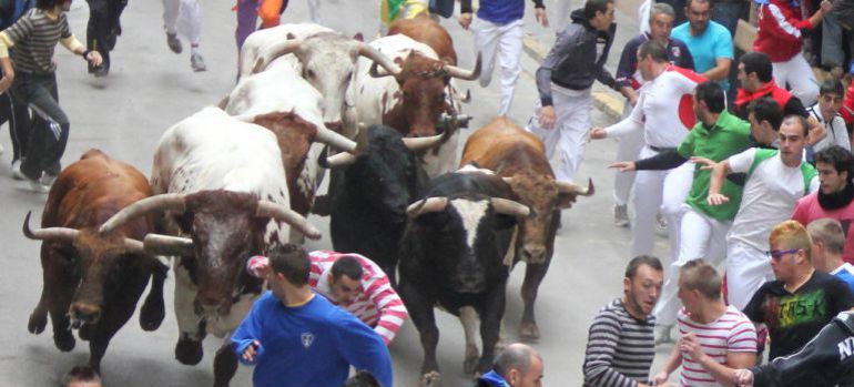 La polémica por los “bous al carrer” vuelve a escena en Xàbia ante la negativa municipal al toro embolado