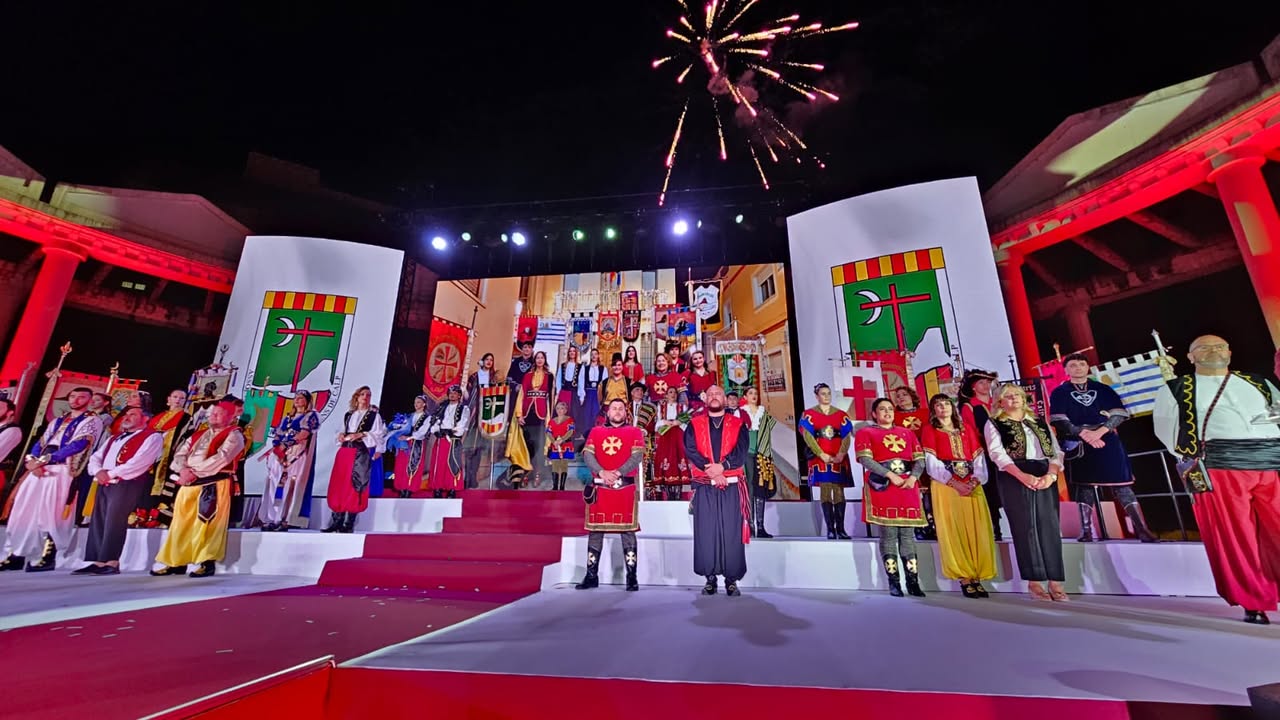 Calp celebra el Mig Any de Moros y Cristianos con el relevo festero como eje central