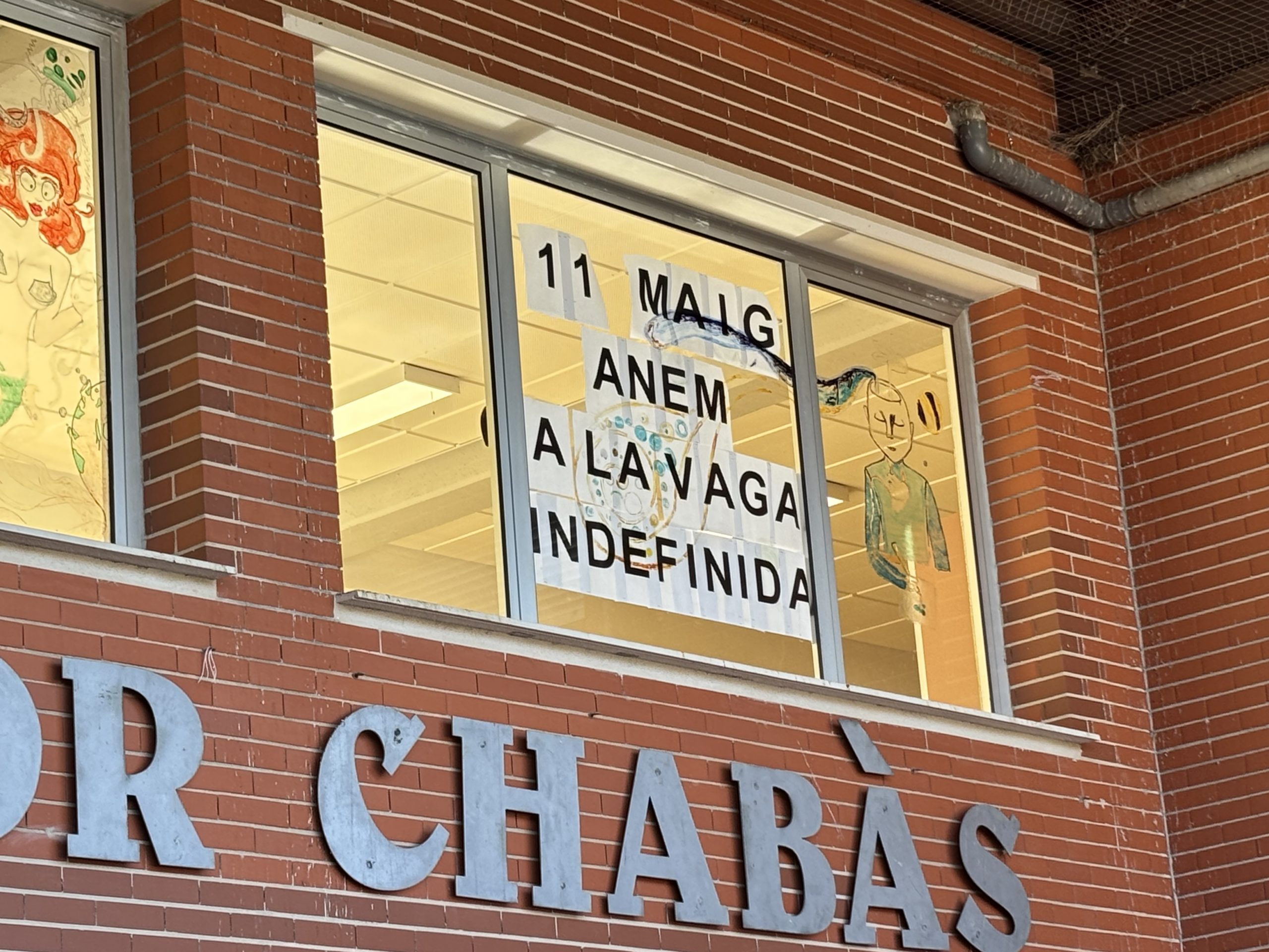 La comunidad educativa de la Marina Alta sale a la calle en el arranque de la huelga indefinida