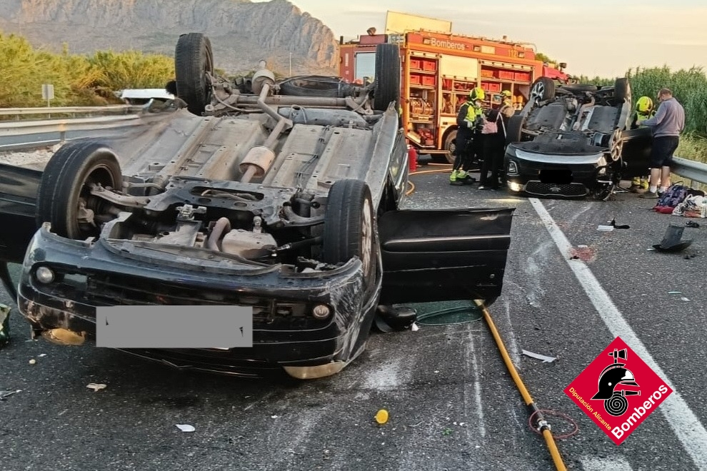 Tres heridos, dos de ellos graves, en un accidente en la AP-7 a la altura de Ondara