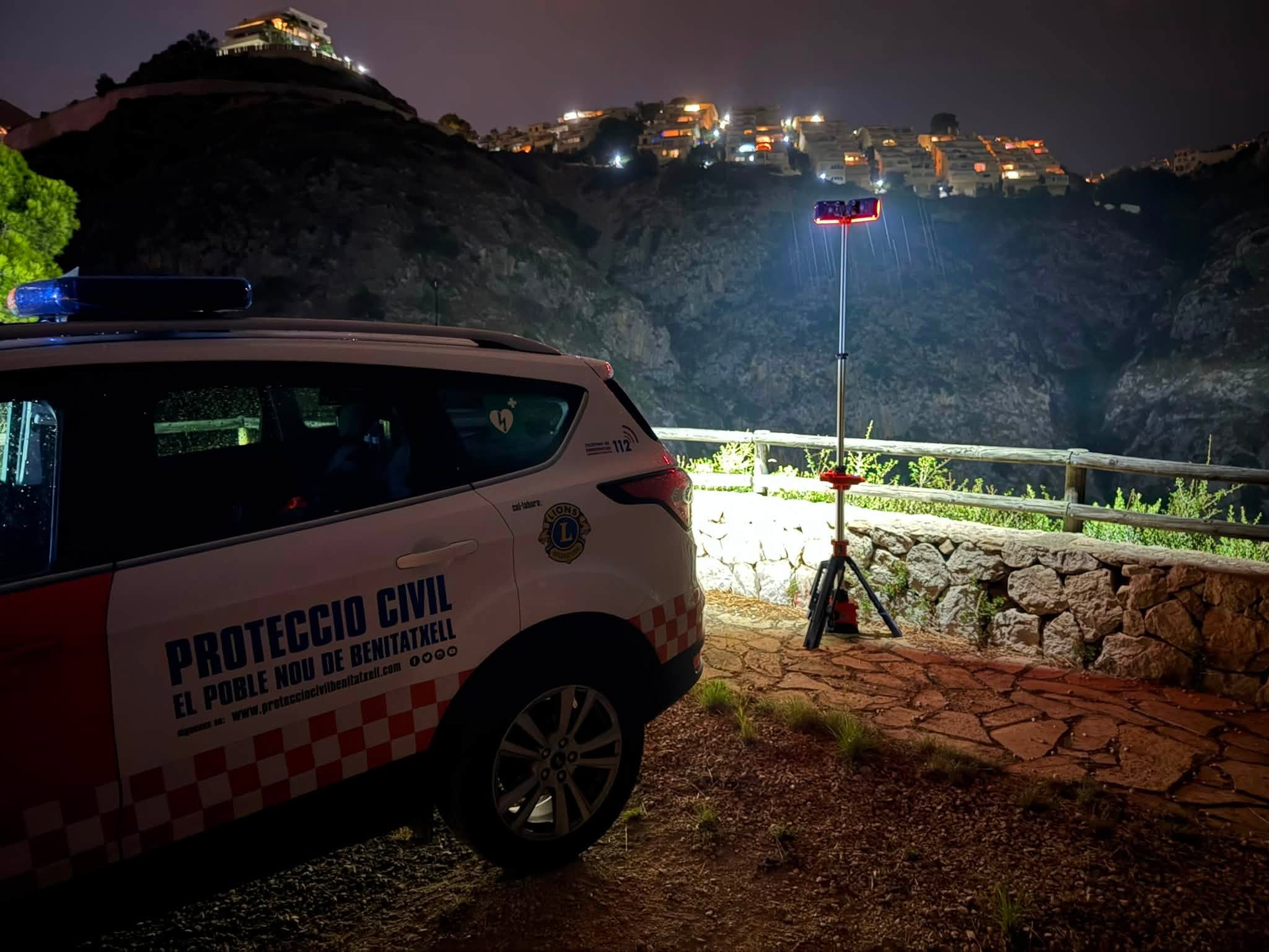 Rescatadas ocho personas, varios menores, tras quedar aisladas en Cala Testos por el cambio de marea