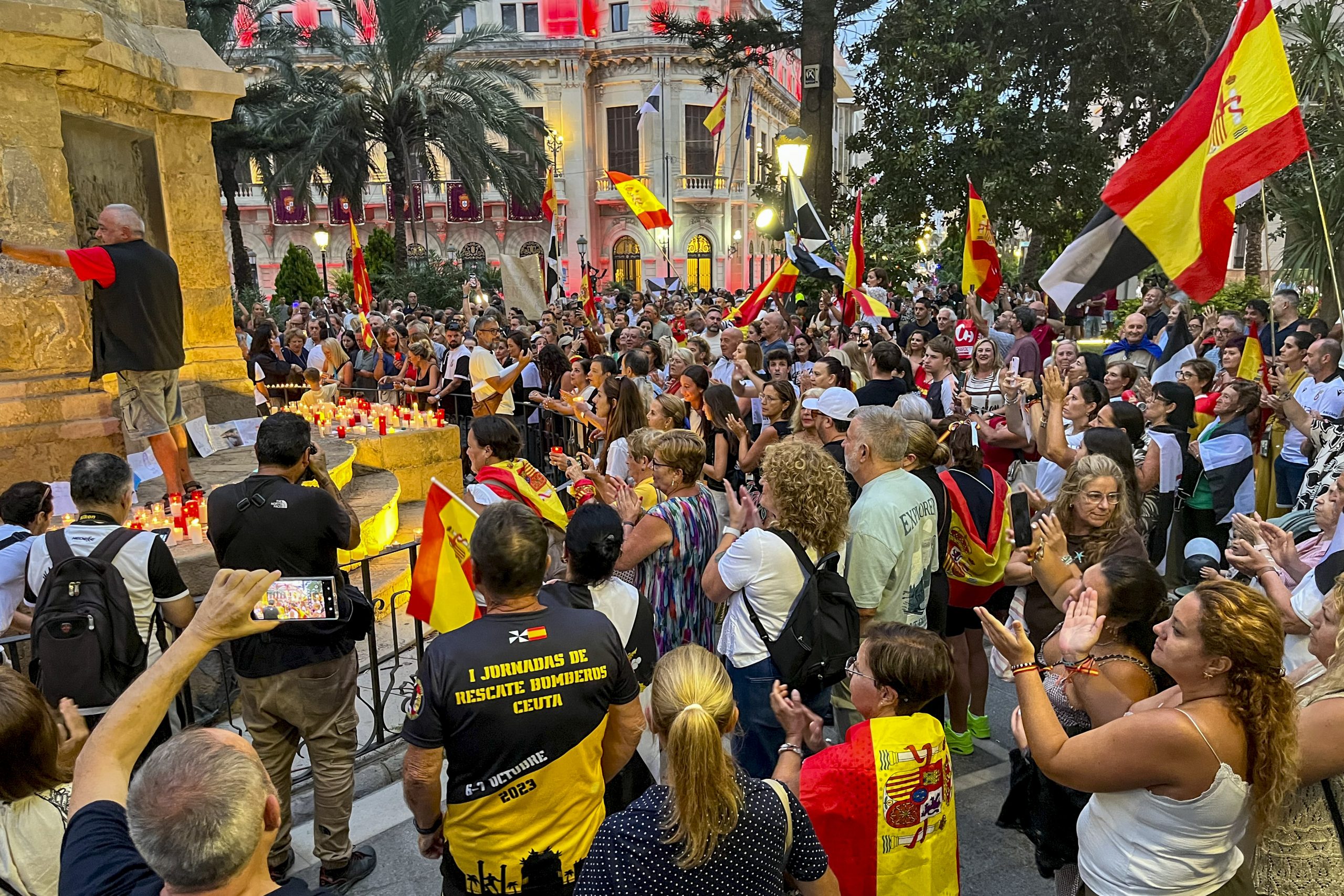 Xàbia, Calp y Teulada Moraira se movilizan en apoyo a Ceuta mientras Dénia se desmarca de la convocatoria institucional