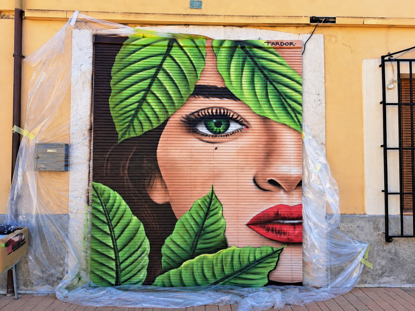 Passaport Marina Alta lleva a Els Poblets el arte de ‘Persianes amb Art’ para conectar turismo y empresas