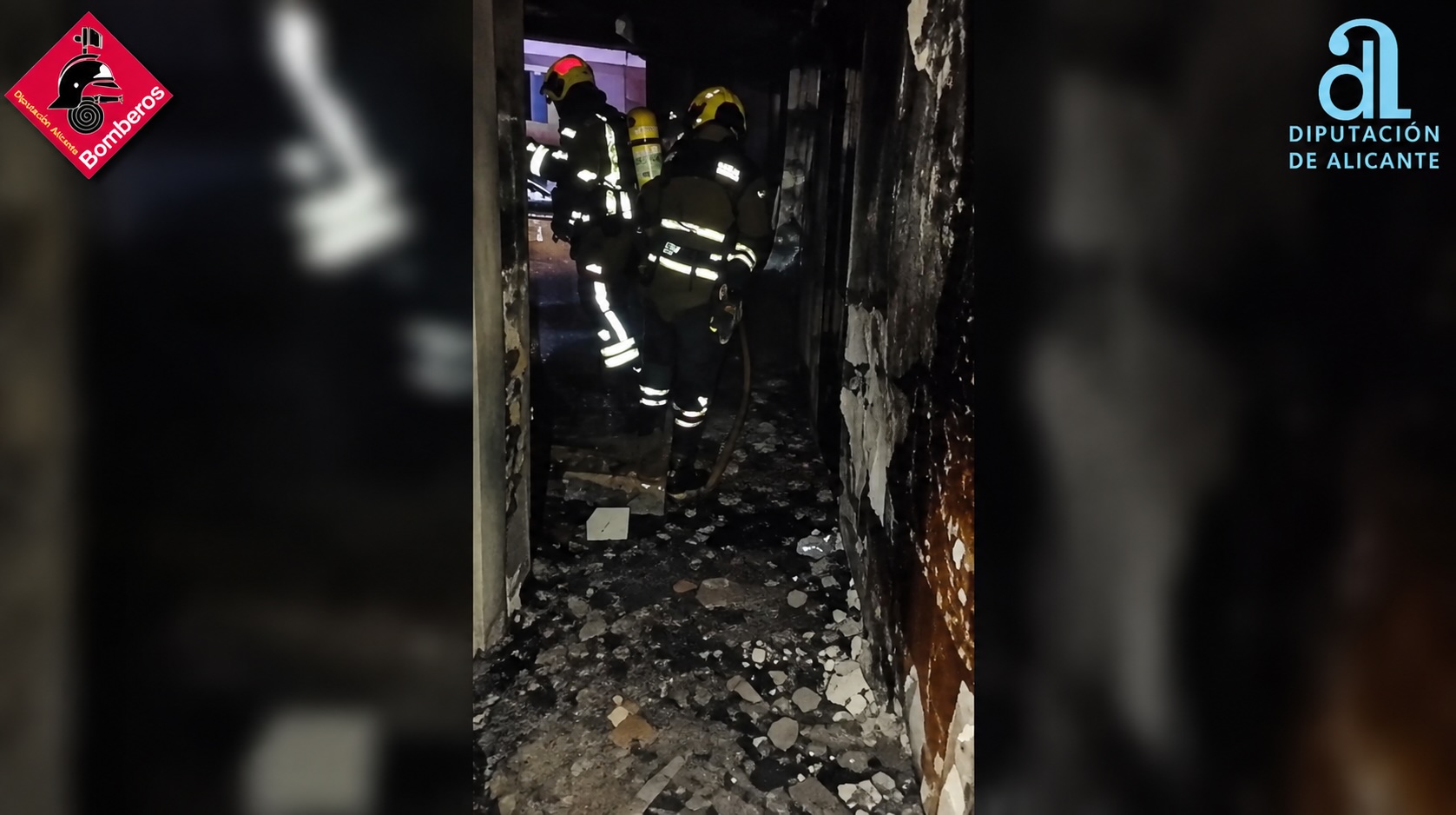 Un incendio en una vivienda de Dénia obliga a evacuar un edificio y deja varios afectados por inhalación de humo